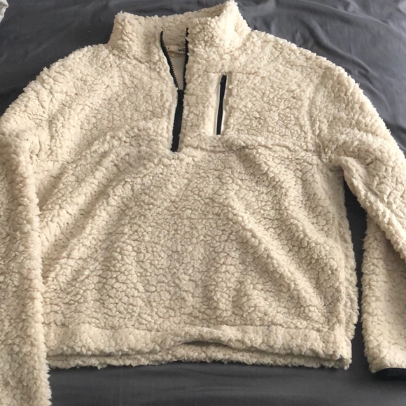 Beige fluffy sweater - Picture 1 of 1